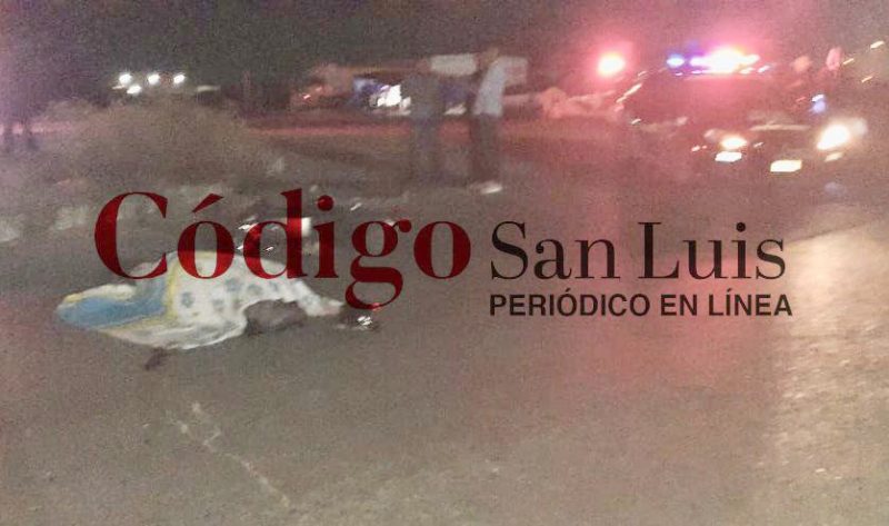 Tráiler invade carril y provoca muerte de motociclista Código San