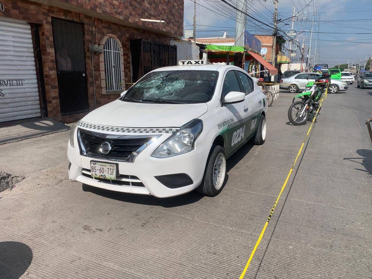 Acribillan a taxista mientras cambiaba una llanta en avenida San Pedro