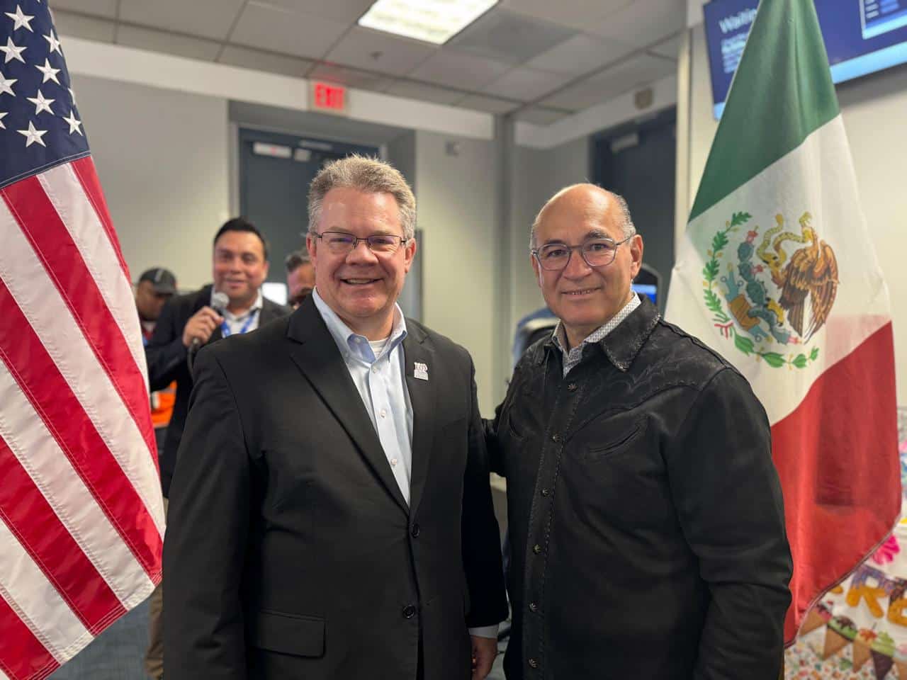 Inaugura Galindo el vuelo de regreso de Atlanta a SLP