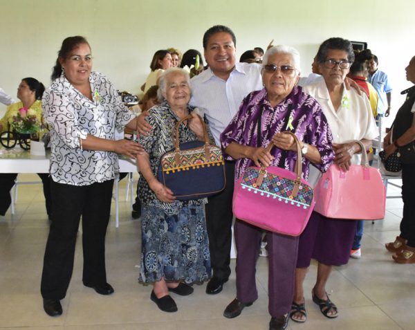 FESTEJO DIA DE LA MADRES (1)