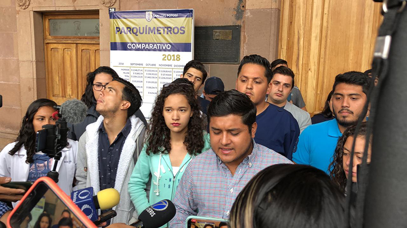 universitarios - oscar alan patino