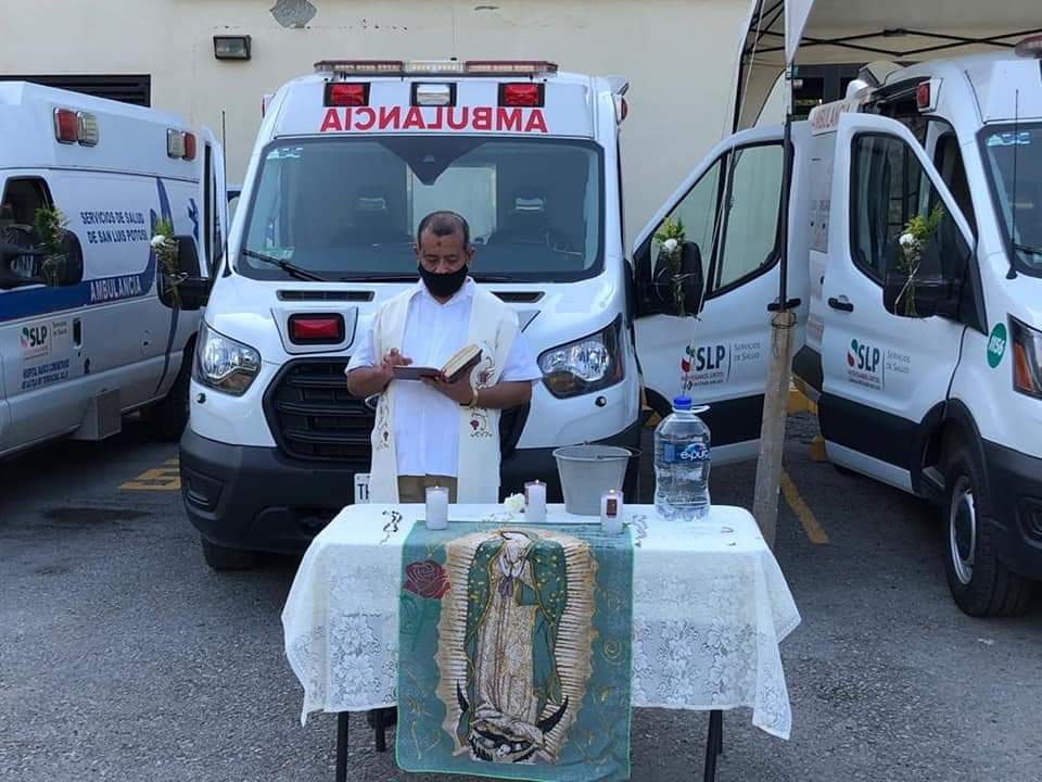 bendición de ambulancias