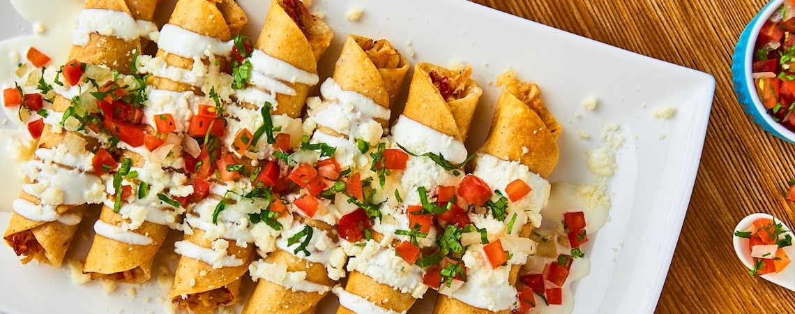 Prepárate para la cena patria con estas recetas de flautas - Código San