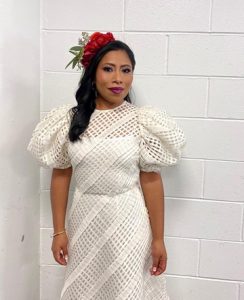 yalitza aparicio vestido carolina herrera grammy latino 2020