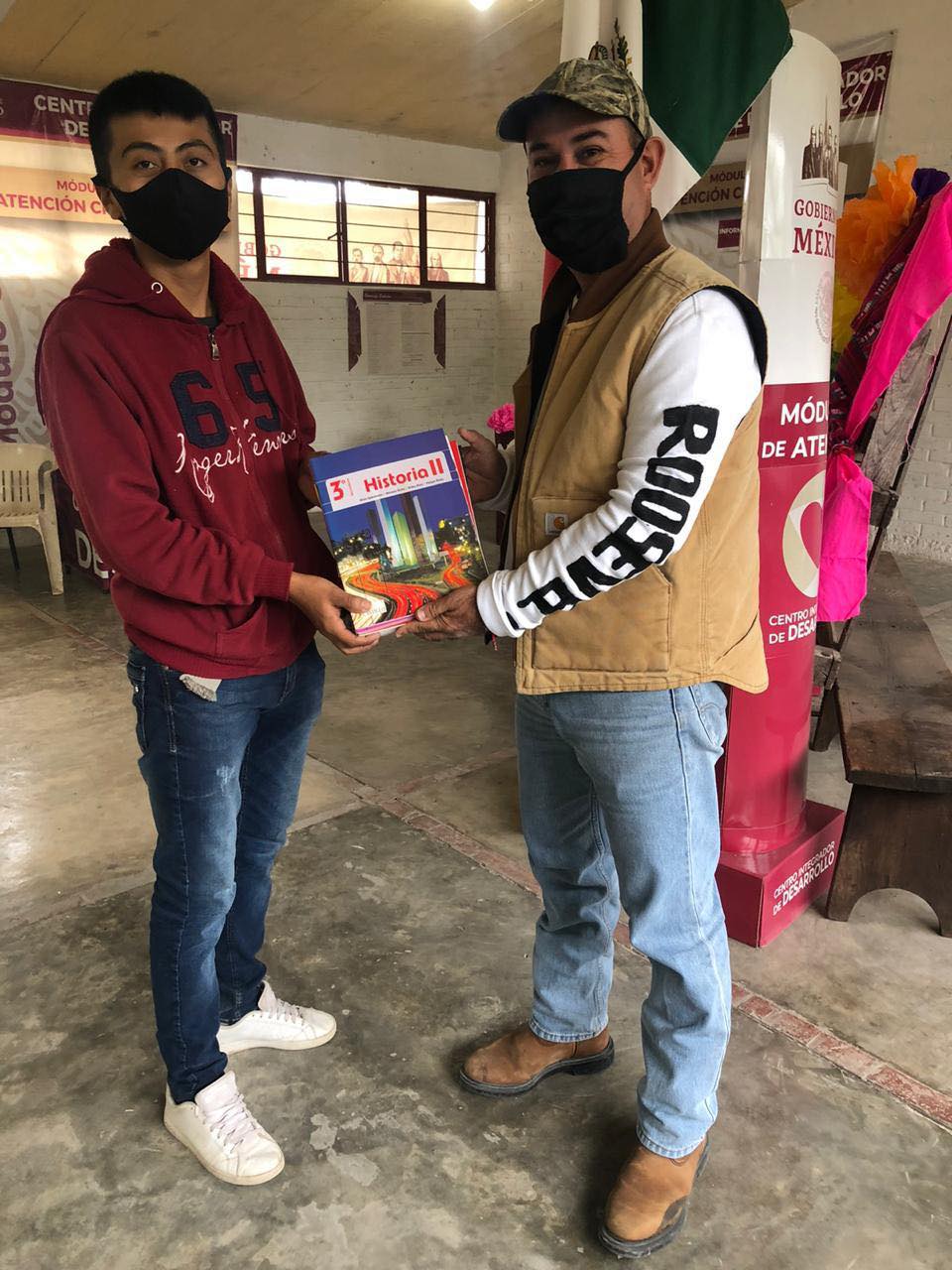 donación de televisiones y libros de texto