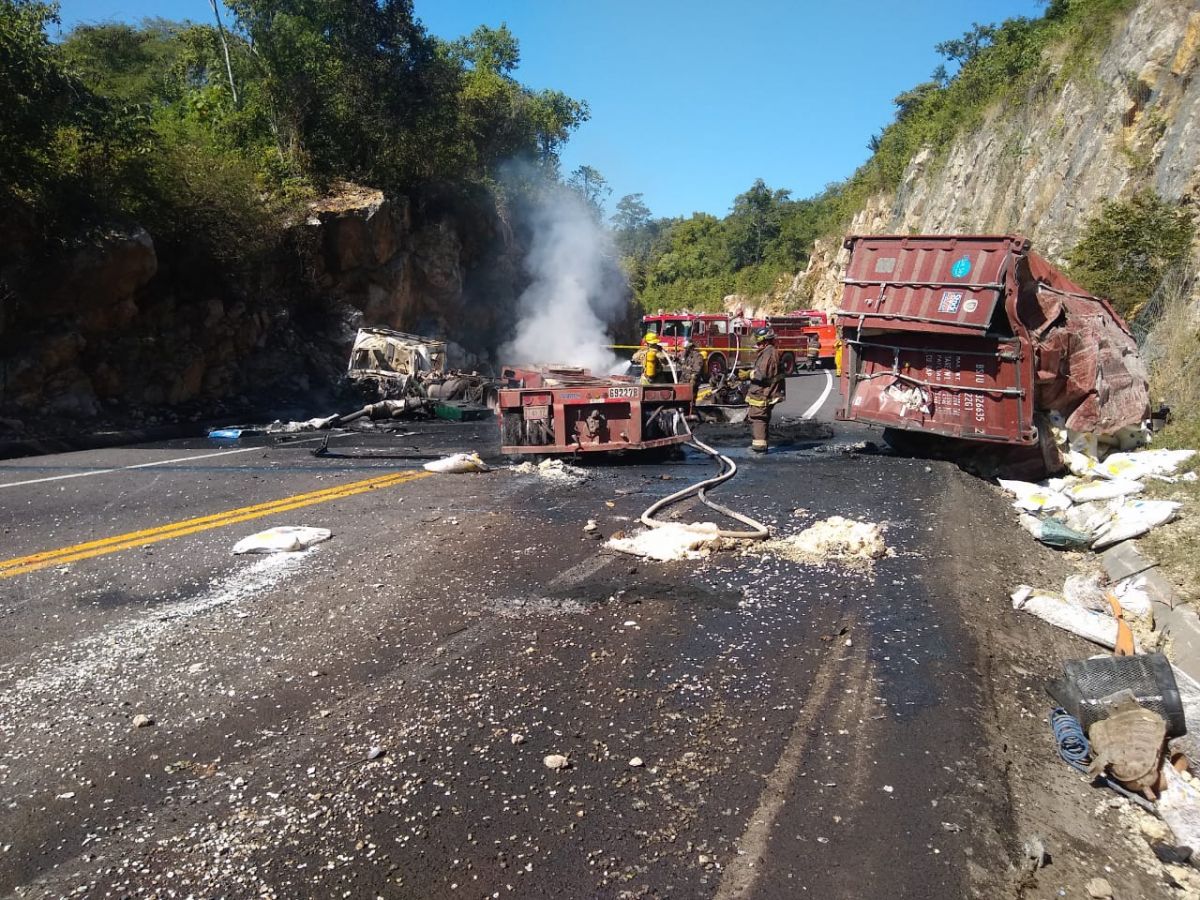 Muere conductor de tráiler