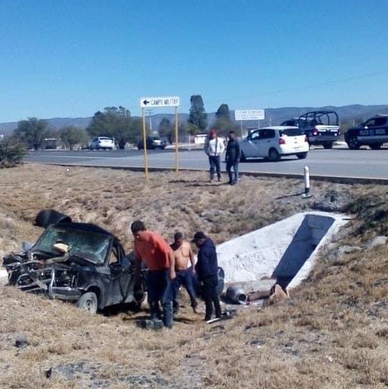 volcadura carretera a matehuala