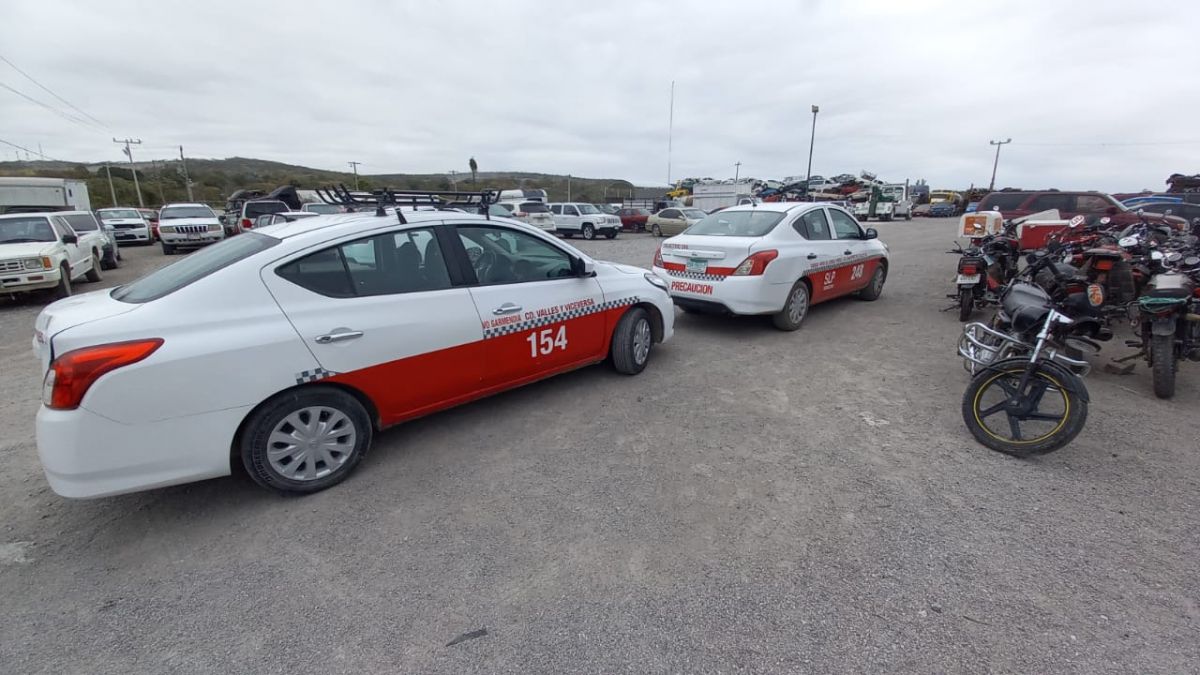 dos taxis en Valles decomisados s