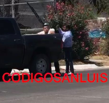 Policías de Investigación golpean a detenido