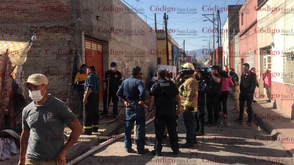 Incendio consume vivienda en zona Centro