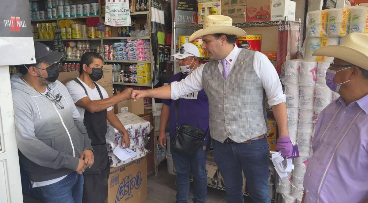 Adrián Esper visita central de abastos