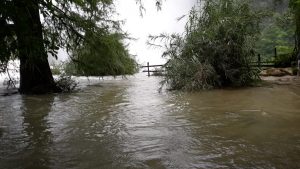 Aquismón cierran parajes 