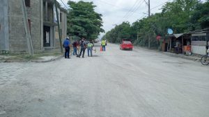 yuntamiento recibió la donación de material de relleno por parte de empresarios locales,