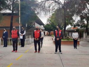 honores en regreso a clases