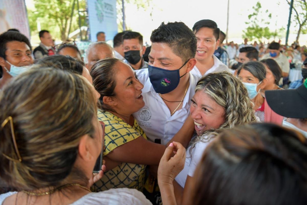 Ricardo-Gallardo-madres-de-familia