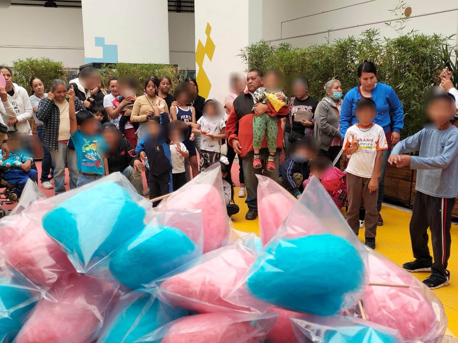 Dulces detalles que endulzan corazones en la UBR Maravillas del DIF Municipal