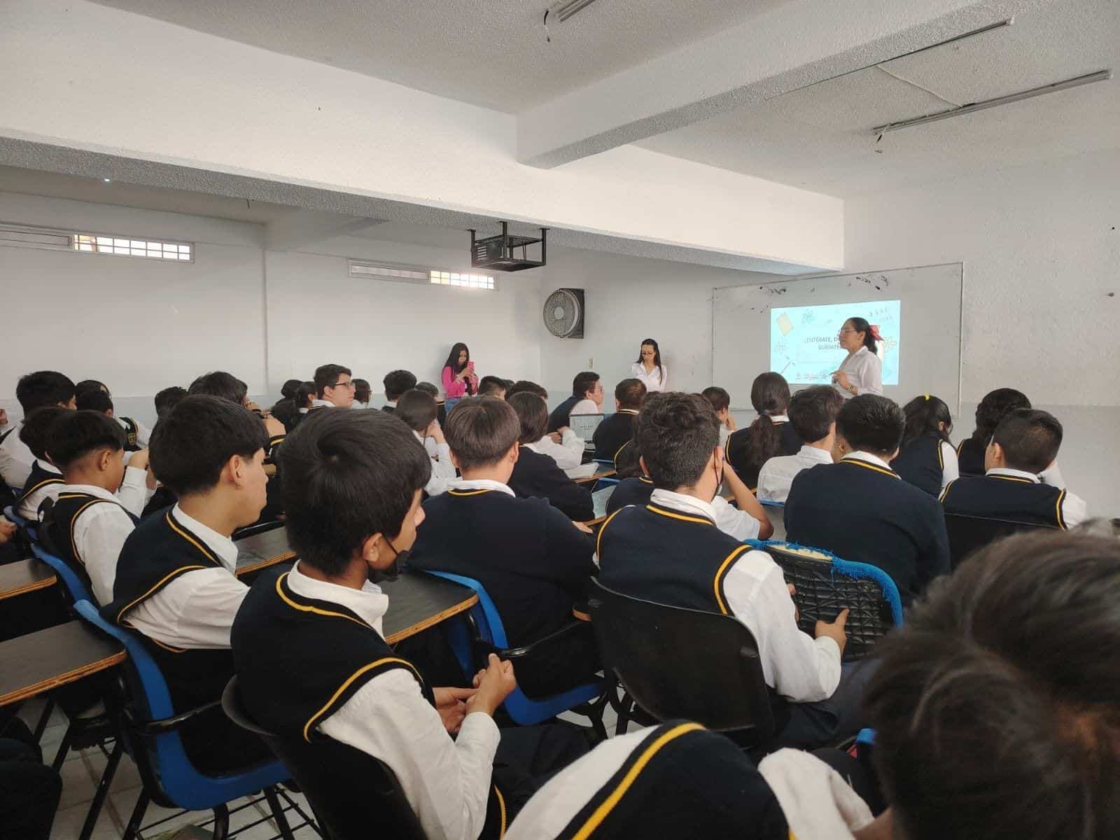 DIF Municipal y Dirección de Educación concientizan a jóvenes de escuelas