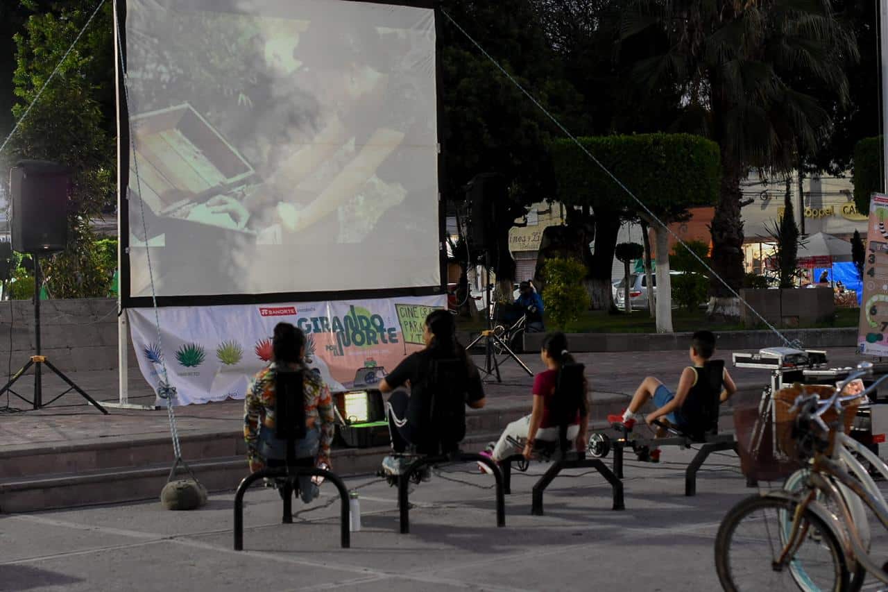 Familias soledenses disfrutaron del cine ecológico