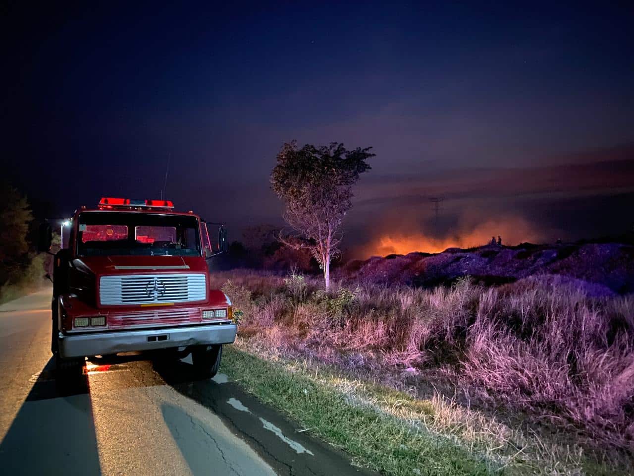 Incendio basurero Valles