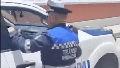 Policías de Matehuala agreden a mujer y detienen a joven por defenderla