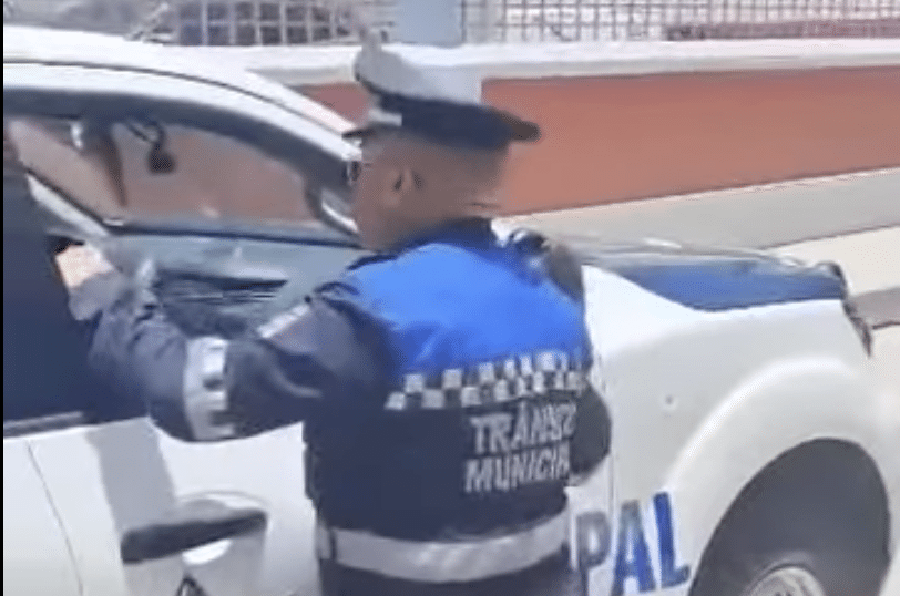 Policías de Matehuala agreden a mujer y detienen a joven por defenderla