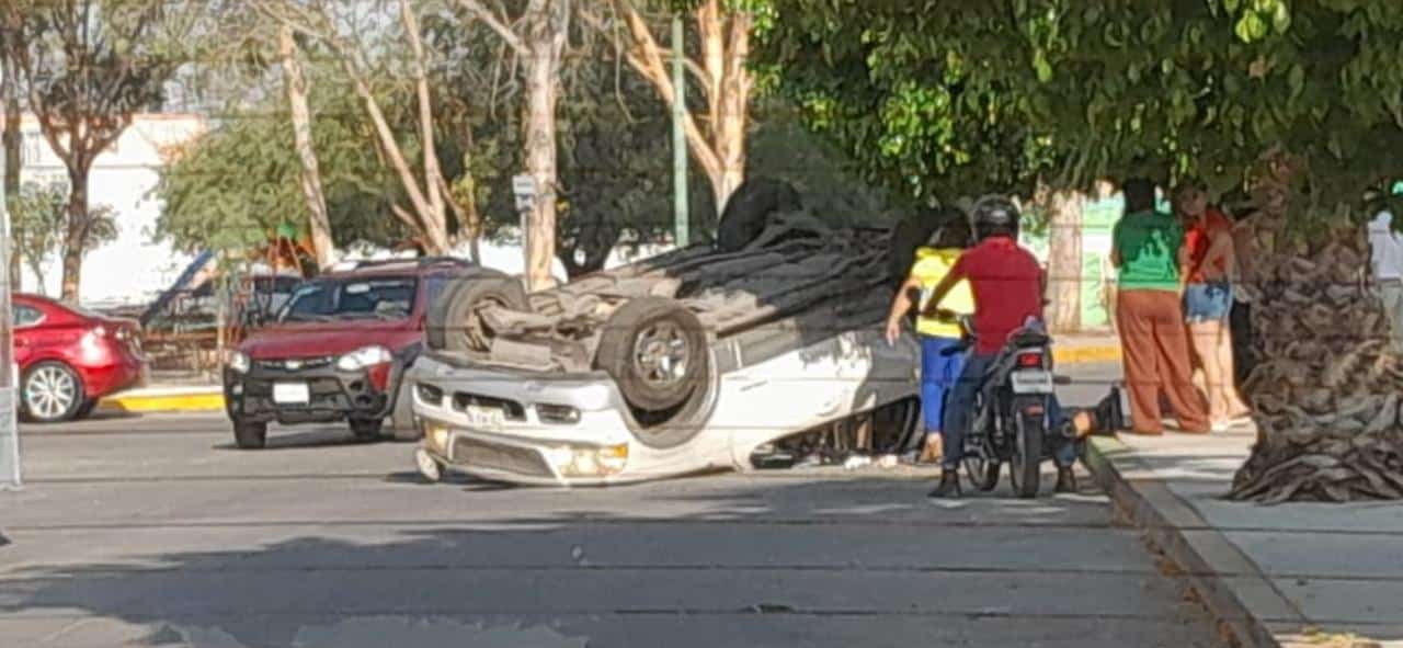 Choque volcadura en Soledad de Graciano Sánchez