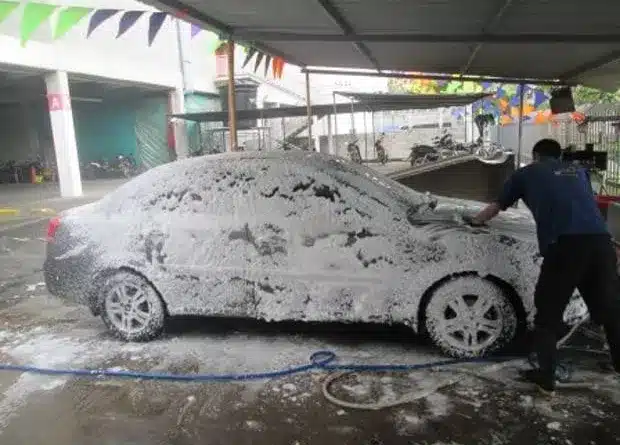 Lavado de carros suspensiones agua