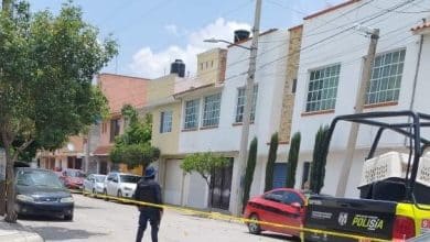 Mujer viajaba en auto y le dispararon