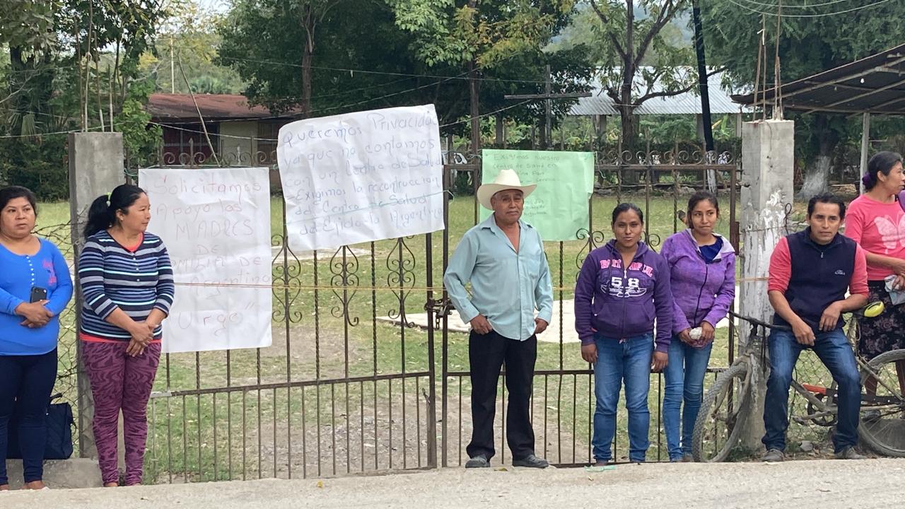 reciben consultas en Iglesia