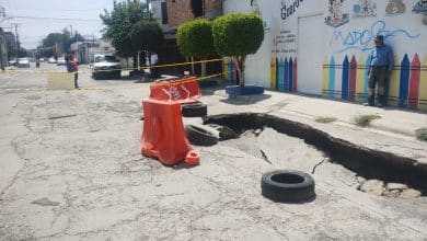 Atiende Interapas colapso en el sistema de drenaje en la colonia Colorines