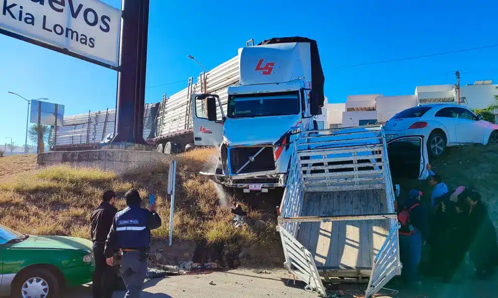 accidente en circuito potosí, frente a kia