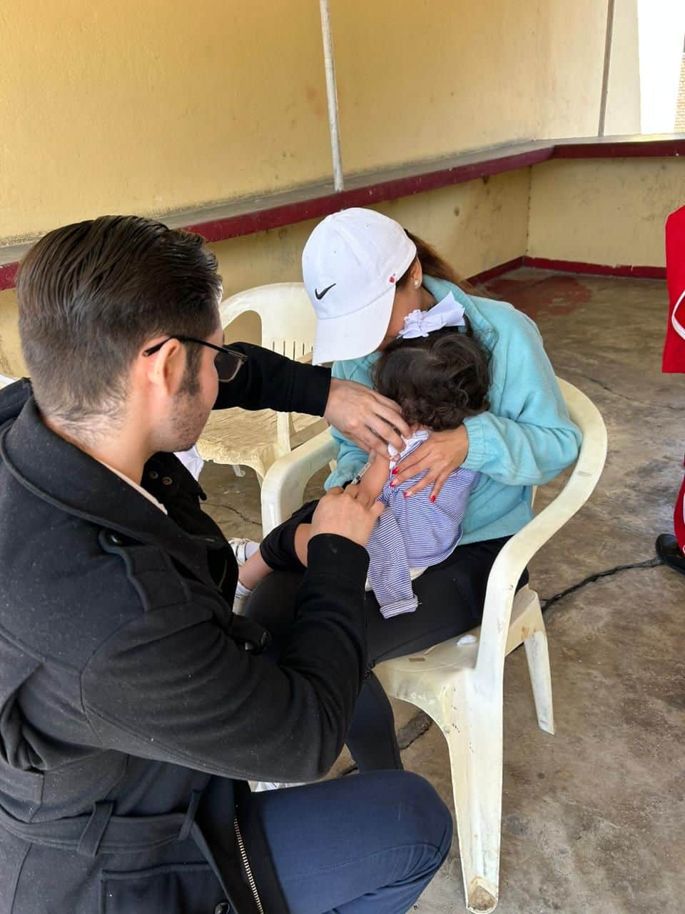 La Secretaría de Salud invita a todos los padres de familia que lleven a sus hijos para que tengan sus cuadro básico y prevengan enfermedades virales