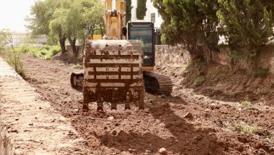 Gobierno de la Capital previene inundaciones con limpieza de un canal en Colinas del Parque