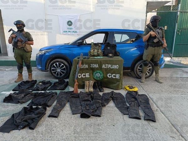 camioneta traía arma y equipo táctico