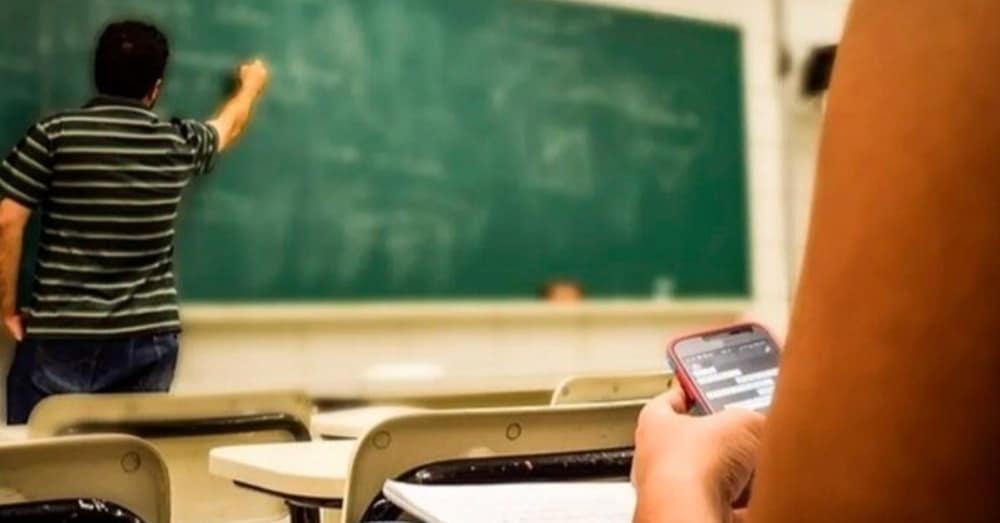 celulares escuelas