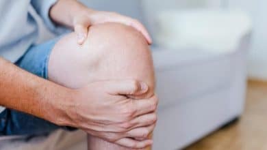 Estimulación del oído podría aliviar el dolor de rodilla; revela estudio