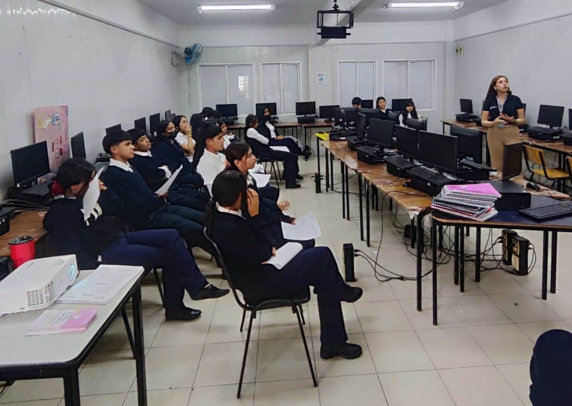 Ofrece Gobierno Capitalino educación abierta para concluir estudios básicos