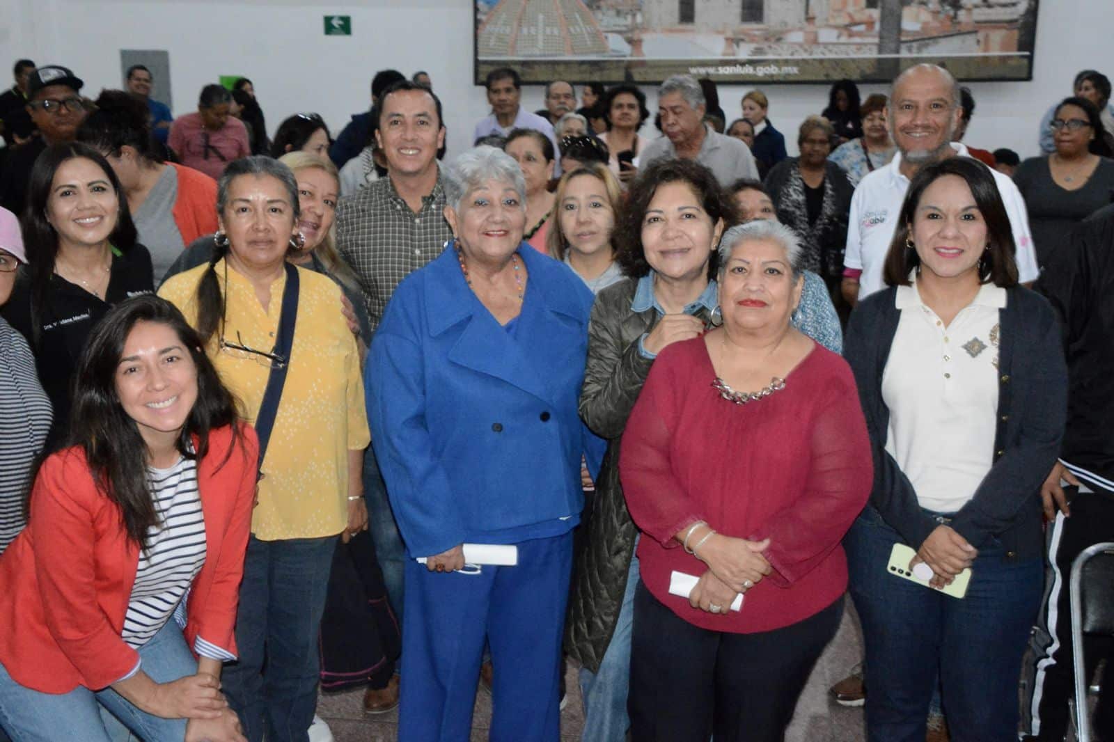 entrega de lentes gobierno municipal slp