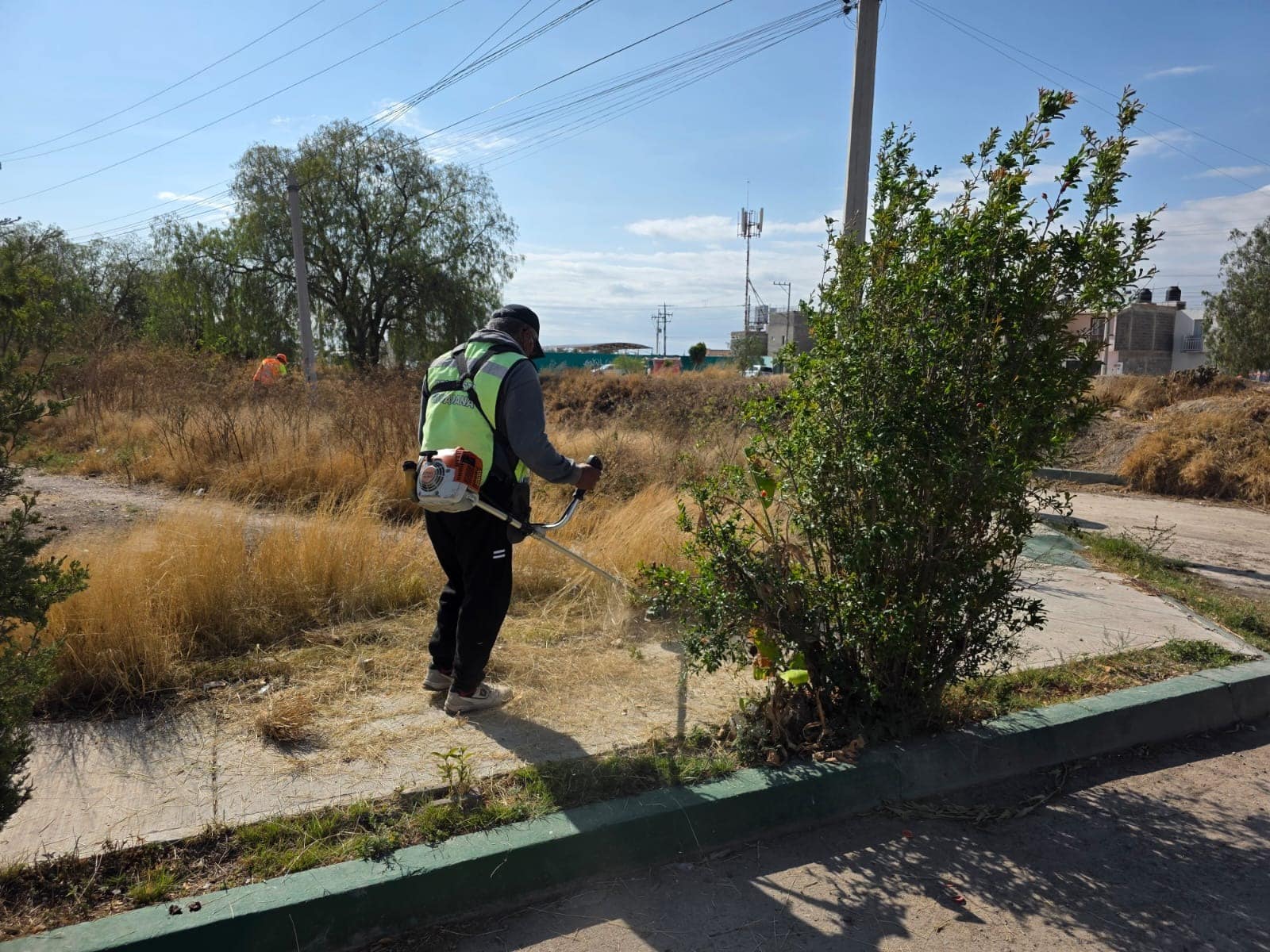 rehabilitación áreas verdes villa de pozos
