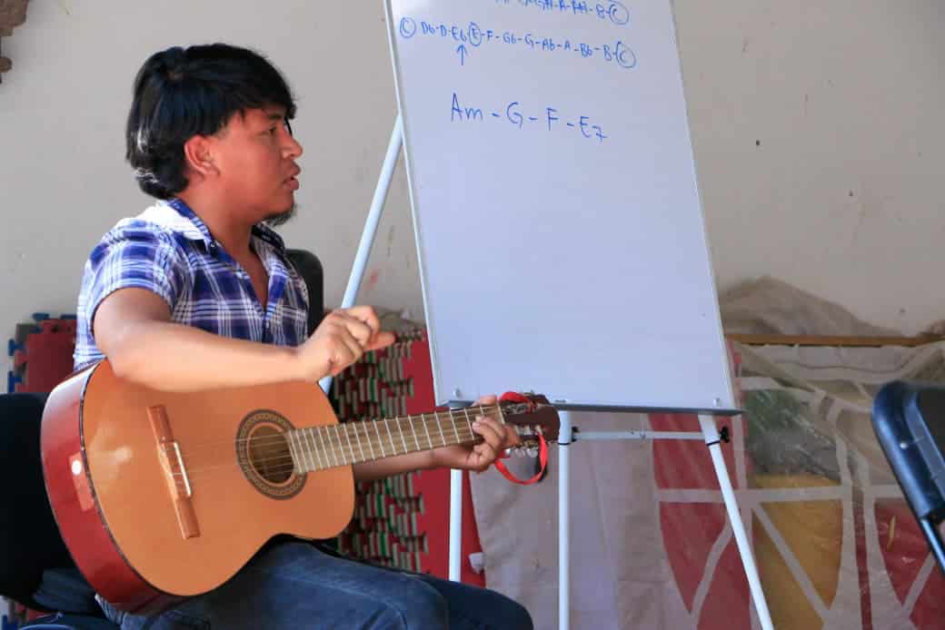 taller guitarra acústica