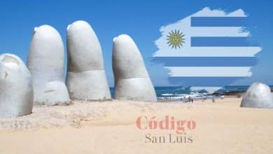 "La mano" en Playa Brava es de los lugares más visitados en Uruguay